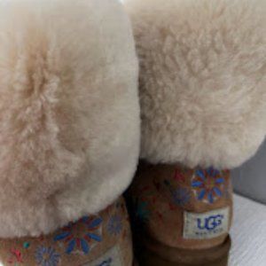 Ugg Floral Embroidered Boots size 6